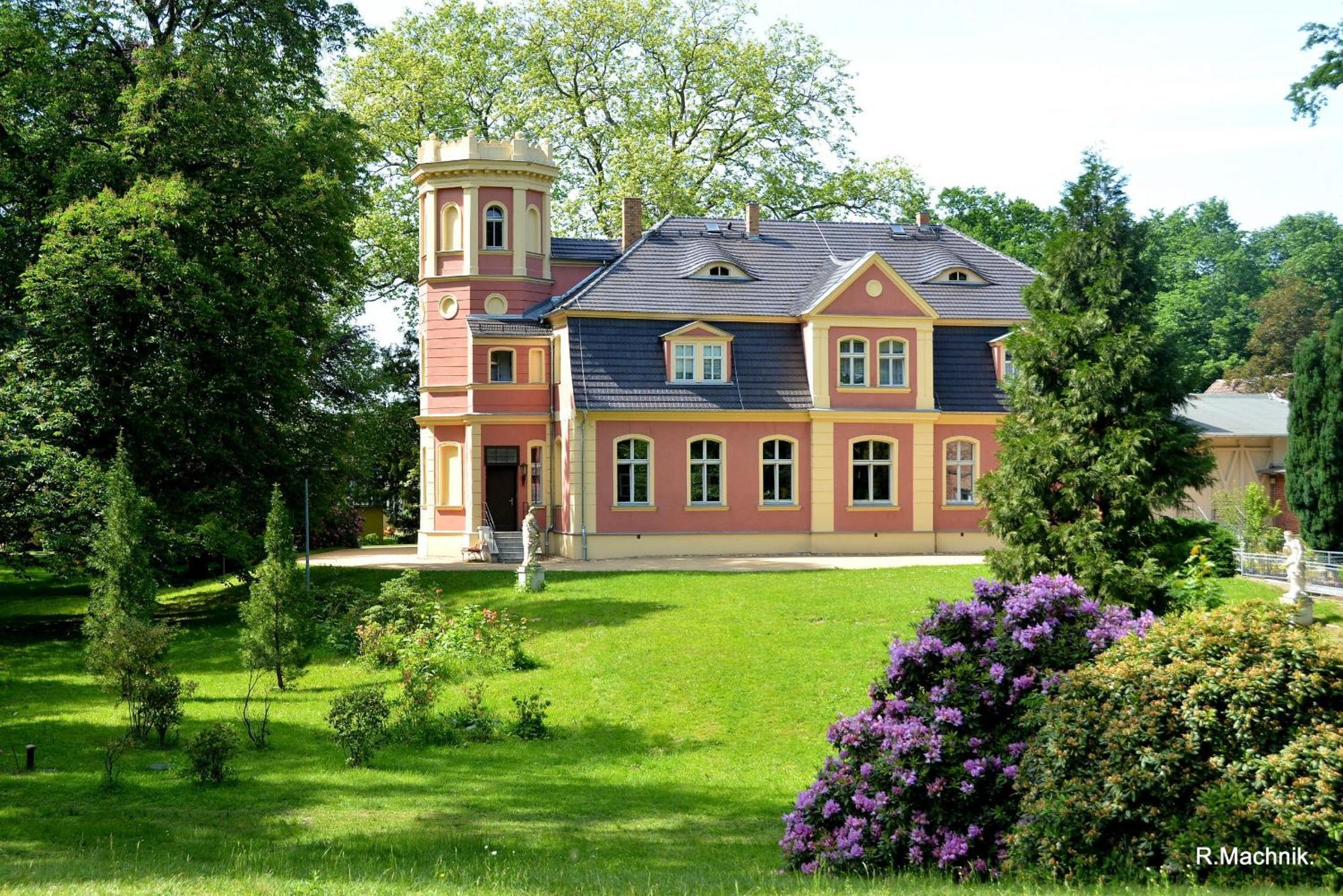 Ferienwohnung Im Gutshof Direkt Gegenueber Dem Schloss, Rhododendronpark Mit Terrasse Und Wlan Kromlau Exterior foto